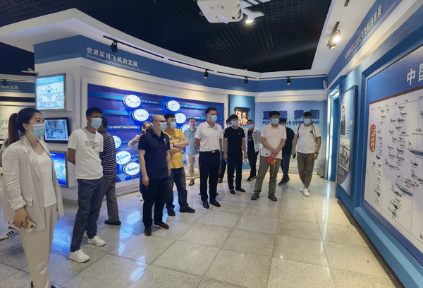 鷹擊長(zhǎng)空 譜寫改革新篇——省建科院第一、二黨支部慶建黨百年參觀沈飛航空博覽園(圖2)