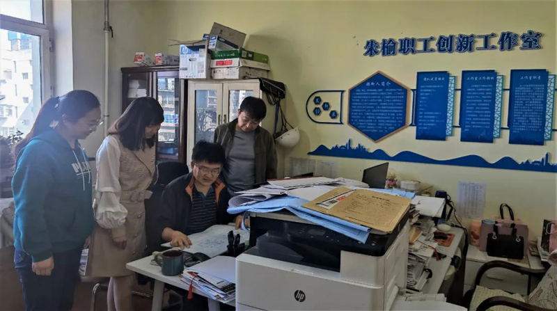 借平臺(tái) 補(bǔ)短板 促轉(zhuǎn)化 省建科院再添集團(tuán)職工創(chuàng)新工作室(圖1) 借平臺(tái) 補(bǔ)短板 促轉(zhuǎn)化 省建科院再添集團(tuán)職工創(chuàng)新工作室(圖1)