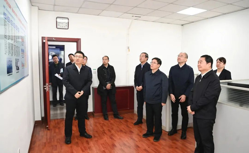 郝鵬在省國(guó)資委調(diào)研時(shí)強(qiáng)調(diào) 解放思想堅(jiān)定信心加快推動(dòng)國(guó)有企業(yè)高質(zhì)量發(fā)展 為實(shí)現(xiàn)遼寧全面振興新突破提供堅(jiān)實(shí)戰(zhàn)略支撐(圖2) 郝鵬在省國(guó)資委調(diào)研時(shí)強(qiáng)調(diào) 解放思想堅(jiān)定信心加快推動(dòng)國(guó)有企業(yè)高質(zhì)量發(fā)展 為實(shí)現(xiàn)遼寧全面振興新突破提供堅(jiān)實(shí)戰(zhàn)略支撐(圖2)